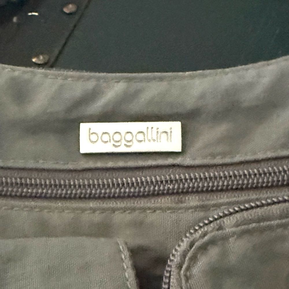 Baggallini Everywhere Crossbody Bag w Pockets Gray - Picture 3 of 7